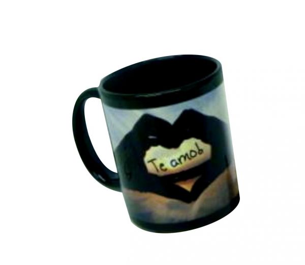 caneca preta e branca